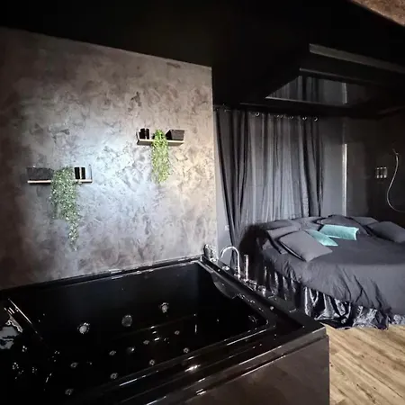 Loveroom Agathoise *